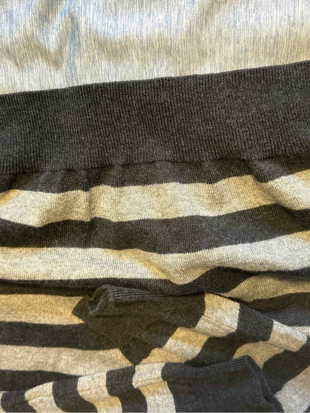J. Crew L Men's V-Neck Striped Sweater - Black & Gray Stripes
